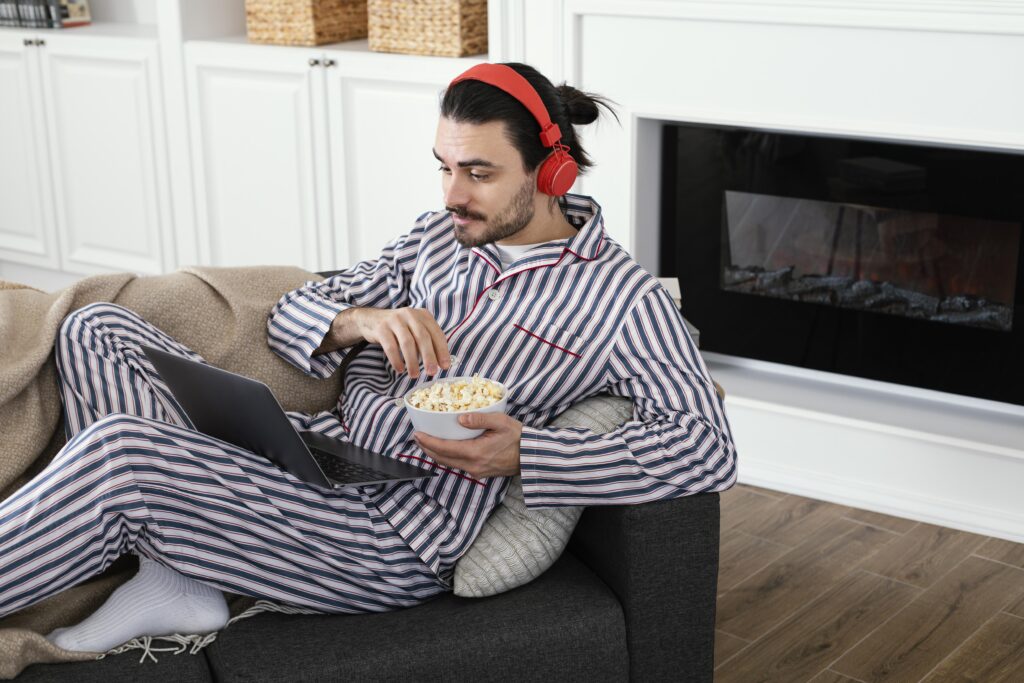 Student in pyjamas practicing Dutch at home.